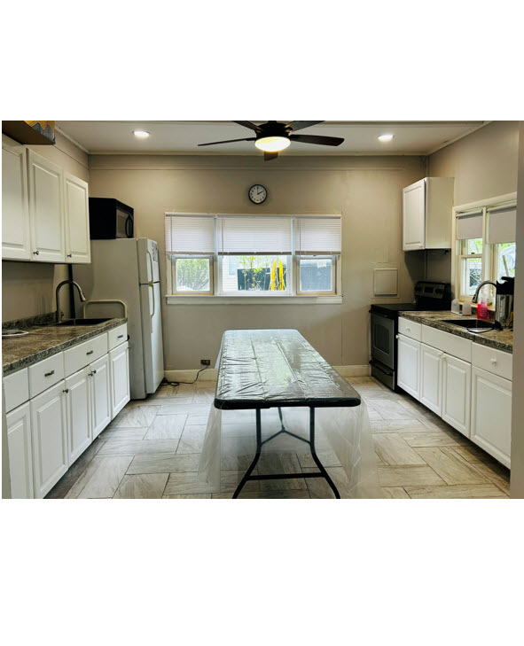 Right Side - Kitchen 