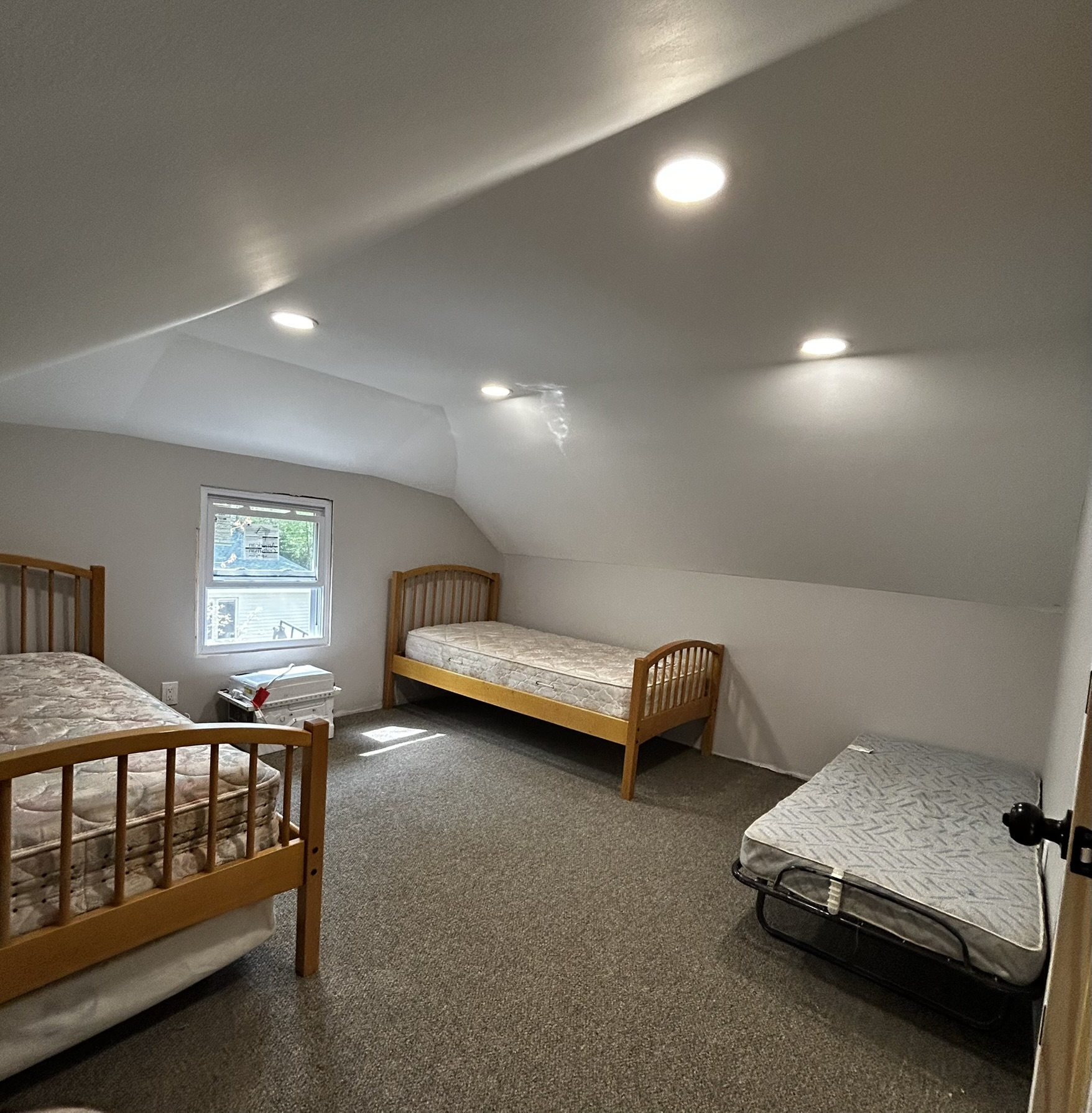 Right Side - Upstairs Bedroom